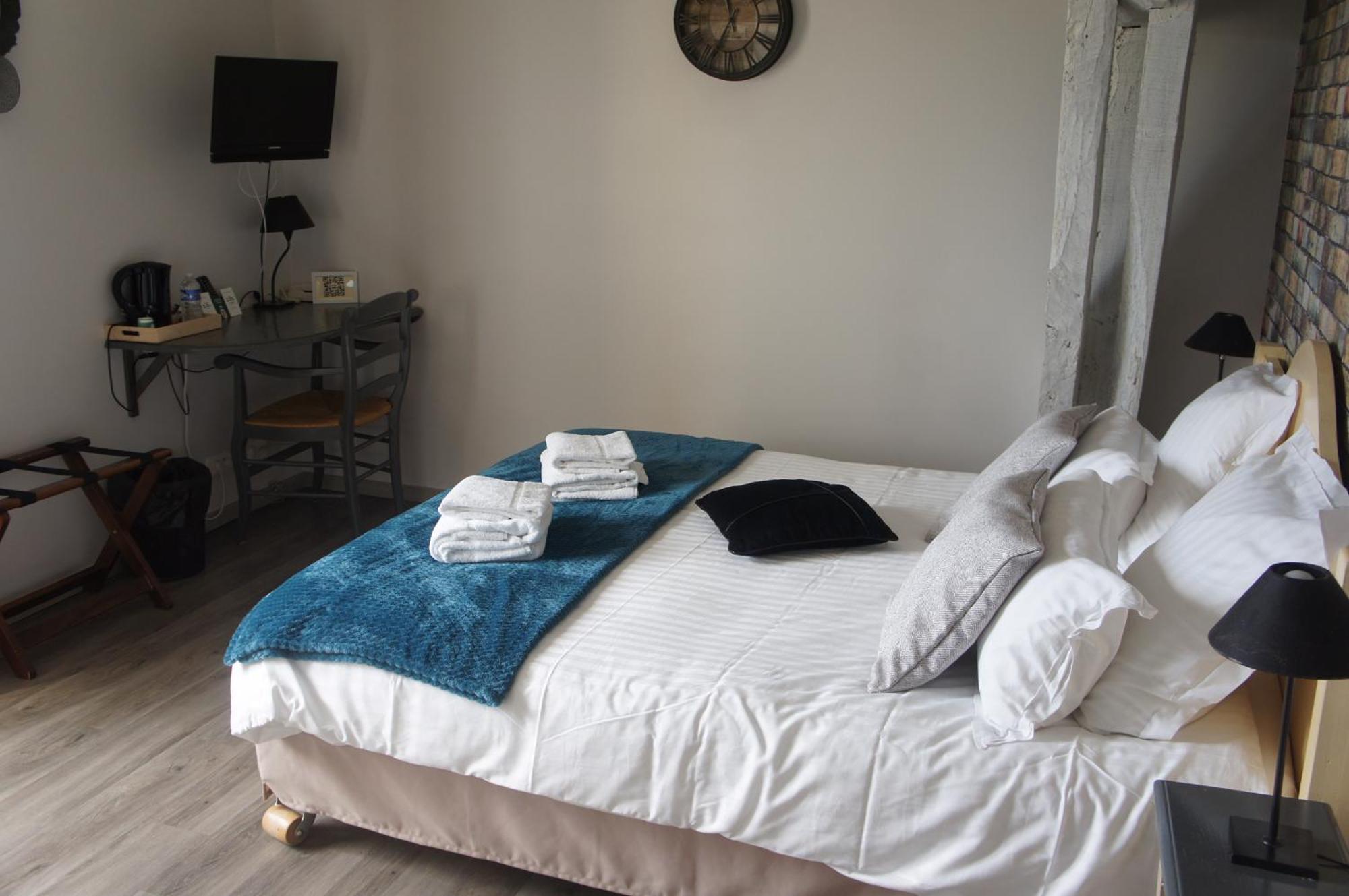 Cressensac-Sarrazac Logis Hotel Auberge De Cartassac מראה חיצוני תמונה