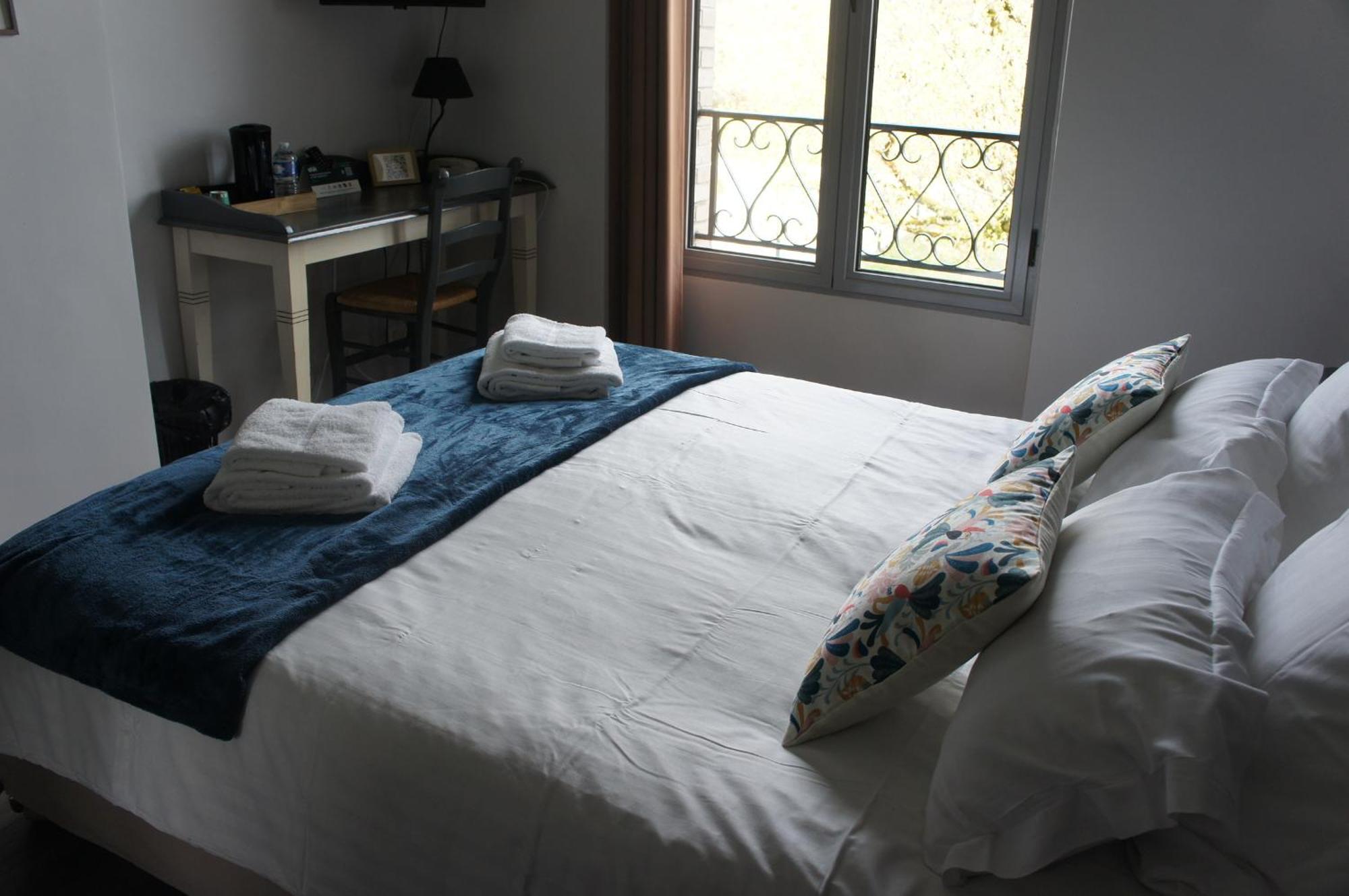 Cressensac-Sarrazac Logis Hotel Auberge De Cartassac מראה חיצוני תמונה