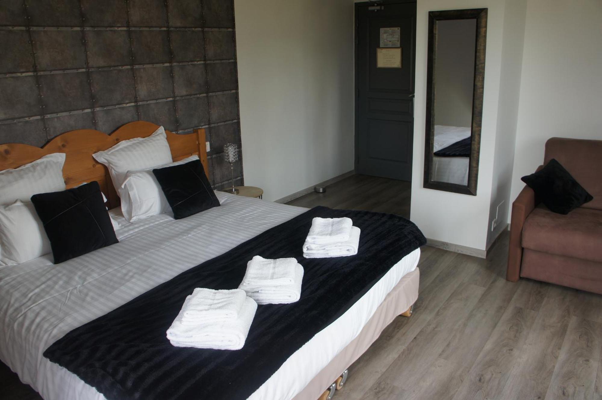 Cressensac-Sarrazac Logis Hotel Auberge De Cartassac מראה חיצוני תמונה