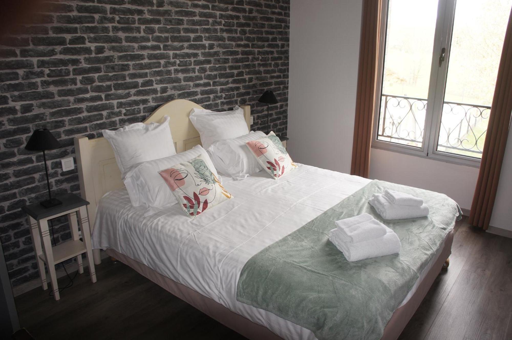Cressensac-Sarrazac Logis Hotel Auberge De Cartassac מראה חיצוני תמונה