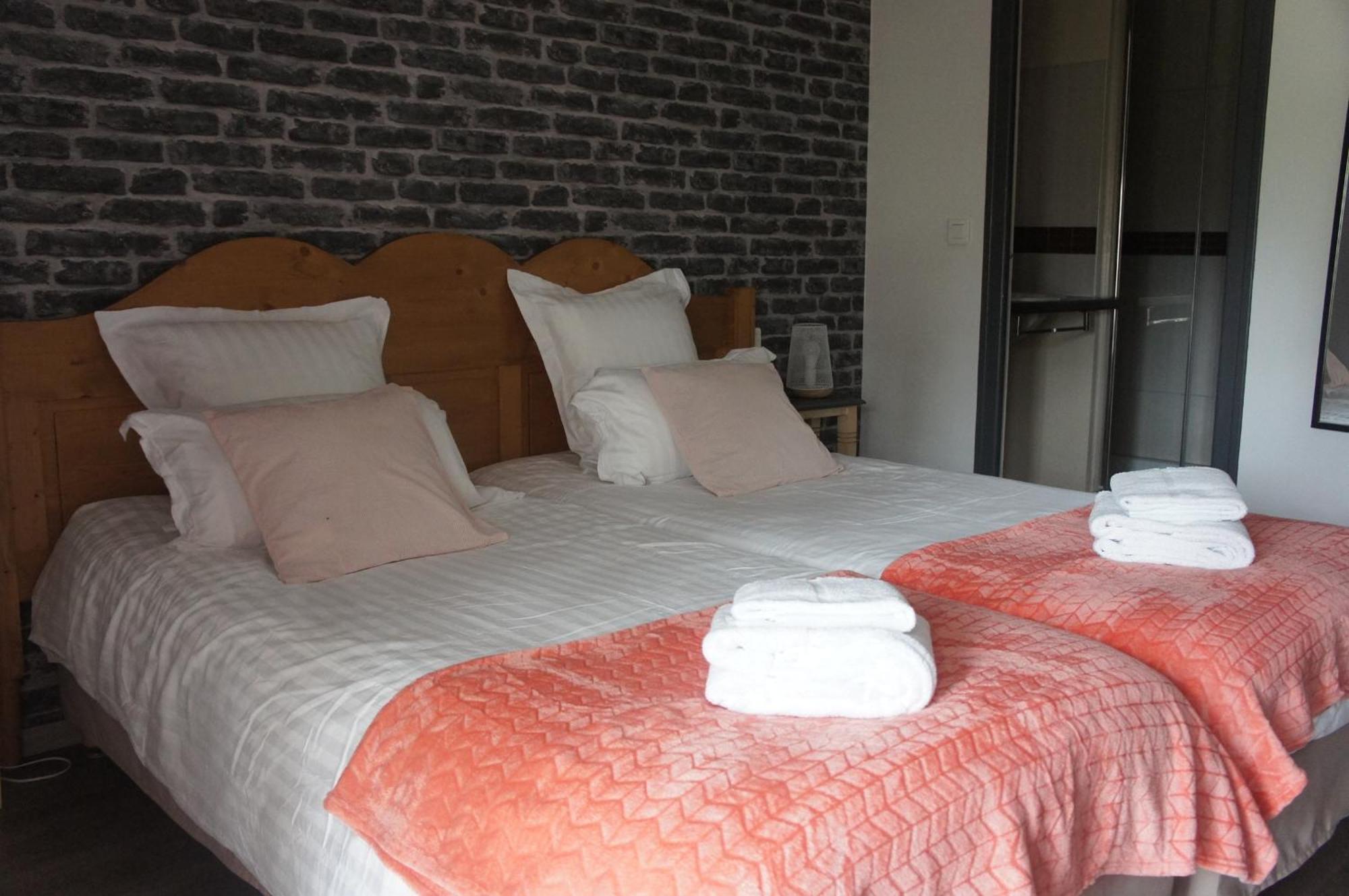 Cressensac-Sarrazac Logis Hotel Auberge De Cartassac מראה חיצוני תמונה