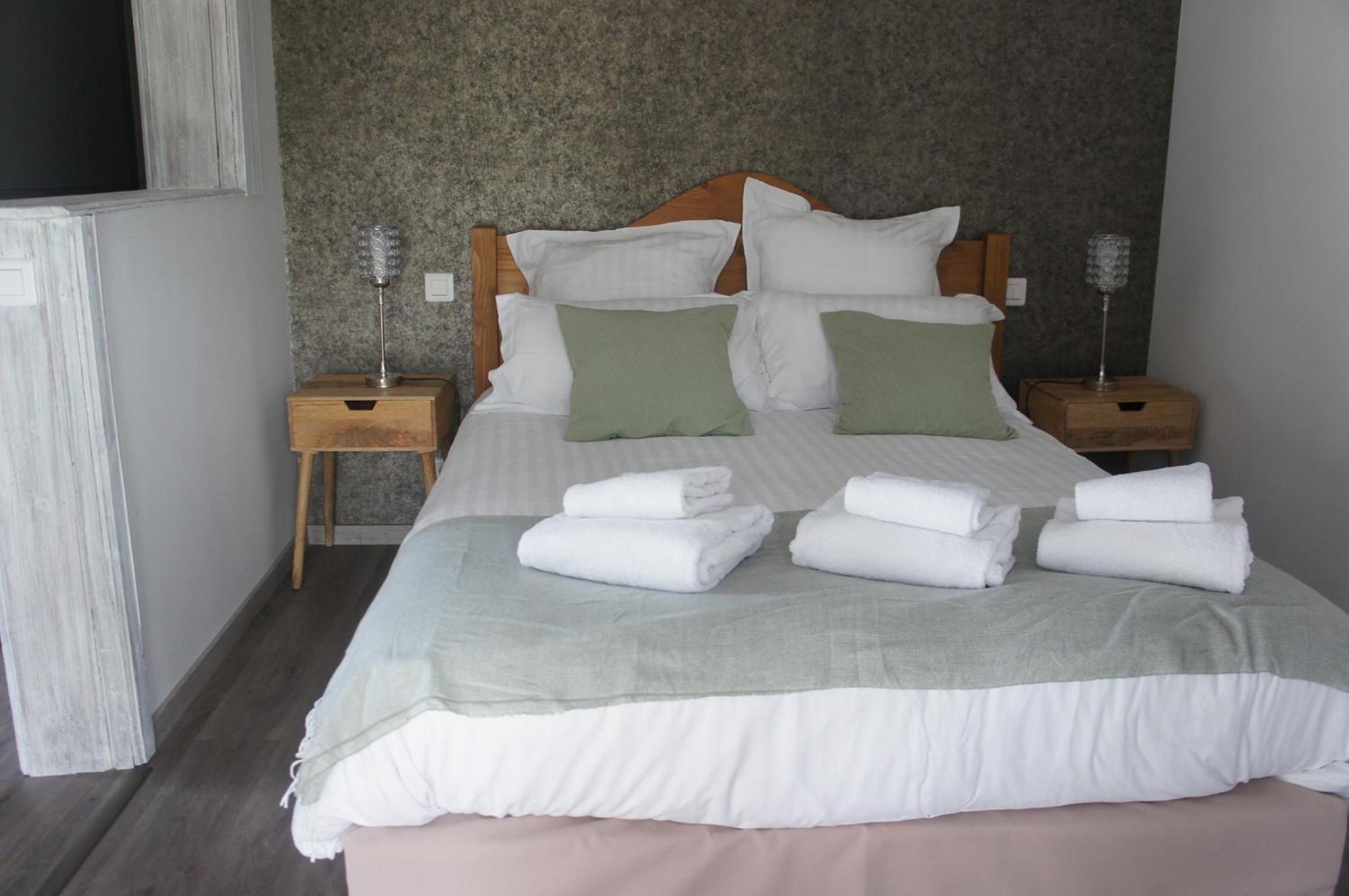 Cressensac-Sarrazac Logis Hotel Auberge De Cartassac מראה חיצוני תמונה